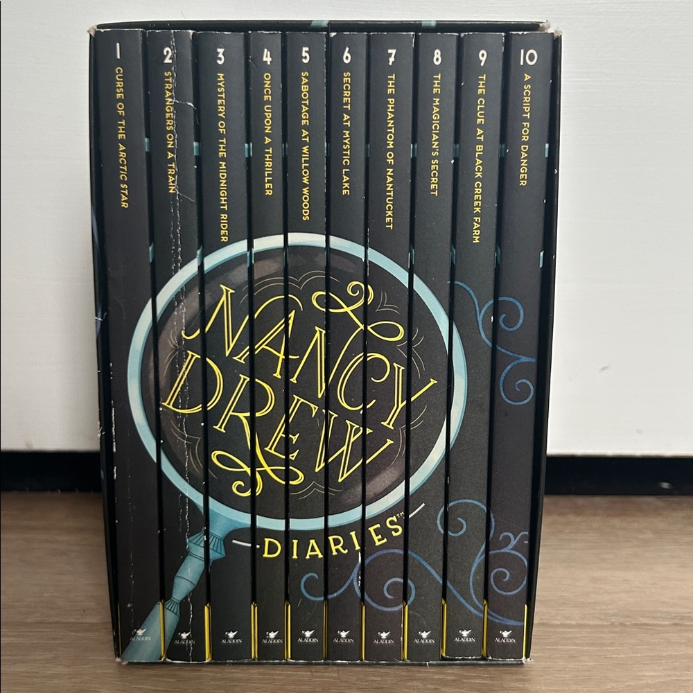 Nancy Drew Diaries 90th Anniversary Collection, Books 1-10 in Collector’s Case